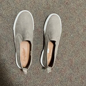 New Tommy Bahama slip on